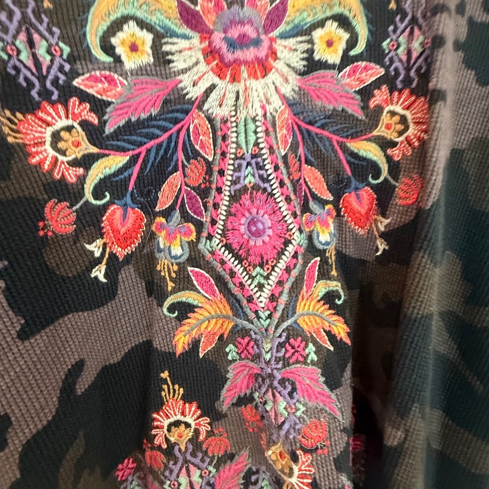 Johnny Was Iota Camo Embroidered Top – Like New – Stunning Detail - Picture 3 of 11